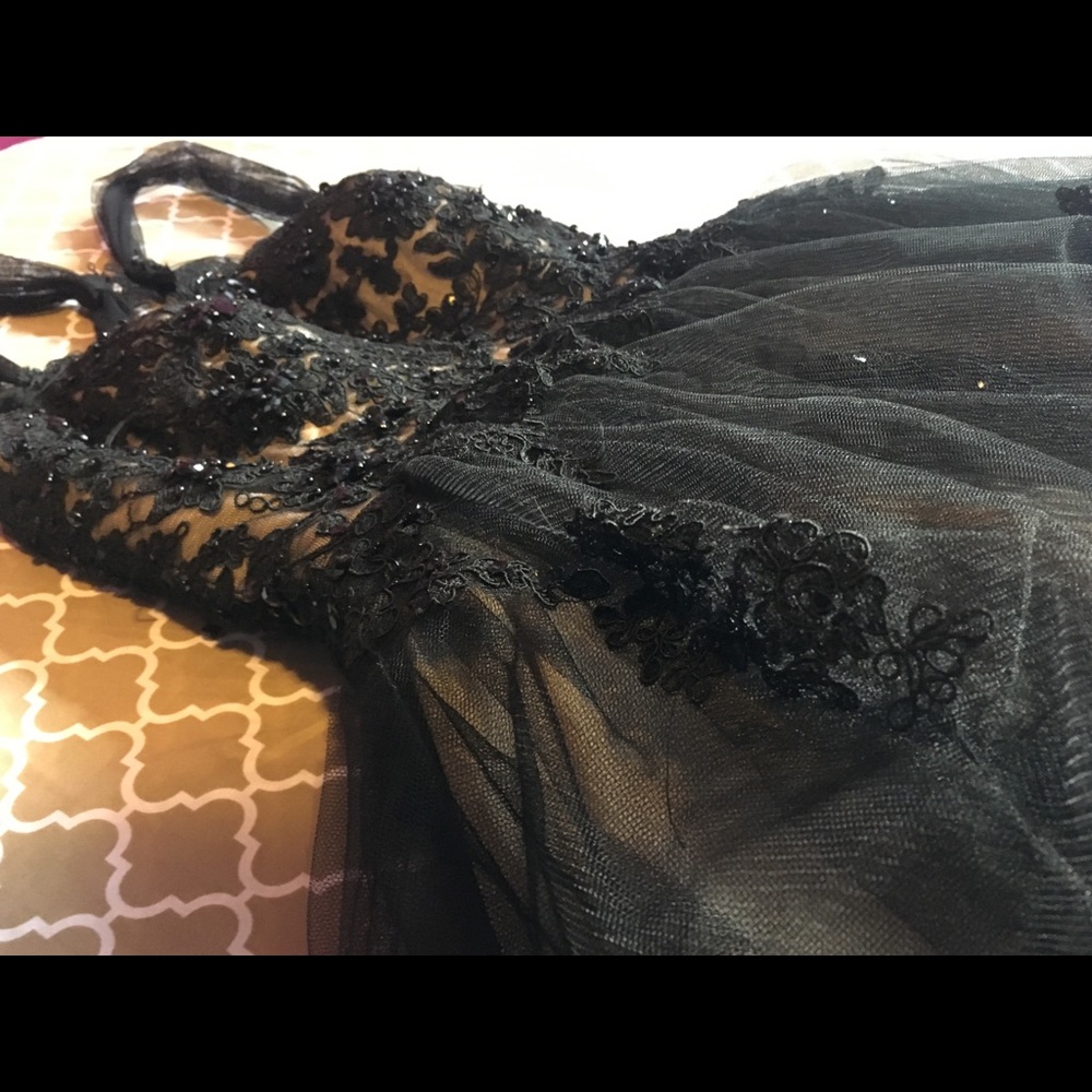 WINDSOR Black A-Line Formal Dress